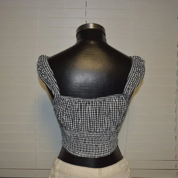 Black & White Gingham Crop Top - Picture 2 of 4